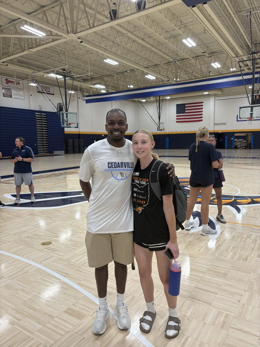 IgIslagraham's tweet photo. Thank you @CedarvilleWBB for having me today at your Elite camp! A big thank you to the coaches and players for making it a memorable experience!!
@dribbles_FUN @TheAbner https://t.co/ocNnJEQaOX