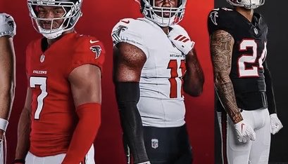 fnfcru's tweet photo. @Spizikemike @fashion_nfl It’s the logo. You can eliminate the helmet and the even from a distance you can tell which is the superior jersey. The old bird has a look that transcends sports (think NYY, Bulls, Raiders, Braves), whereas the current logo looks undoubtedly like a sports logo. https://t.co/IQX5GCnNZG