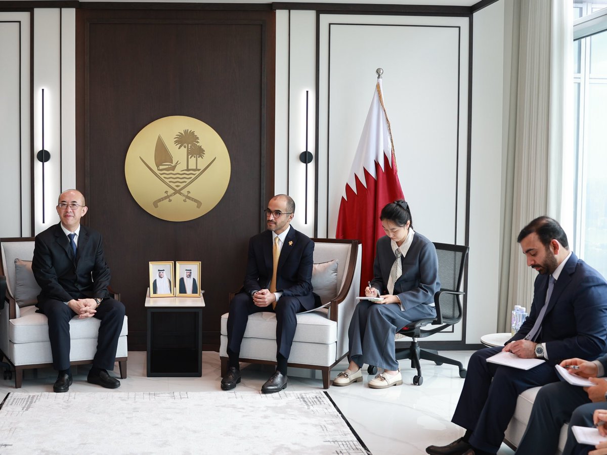 QatarCons_GZ's tweet photo. استقبل سعادة القنصل العام / عبدالله بن ناصر آل فهيد، السيد /  قو وي - مدير مركز السلامة للإسكان والبنية التحتية بمدينة فوتشو، في مقر القنصلية وبمشاركة مسؤولين من مكتب الشؤون الخارجية ومكتب الإسكان والتنمية الحضرية والريفية، جرى خلال اللقاء بحث سبل تعزيز التعاون. https://t.co/bf8Pt72TYz