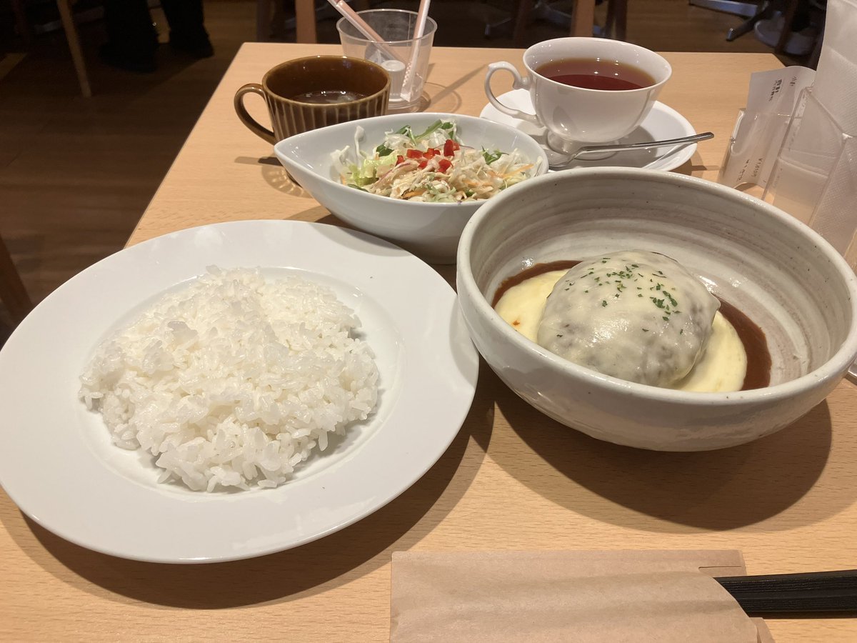 tm_golf_running's tweet photo. 久しぶりの福岡天神
ラーメンではなく喫茶店ランチ🍽️ https://t.co/sDTw8WNOT7