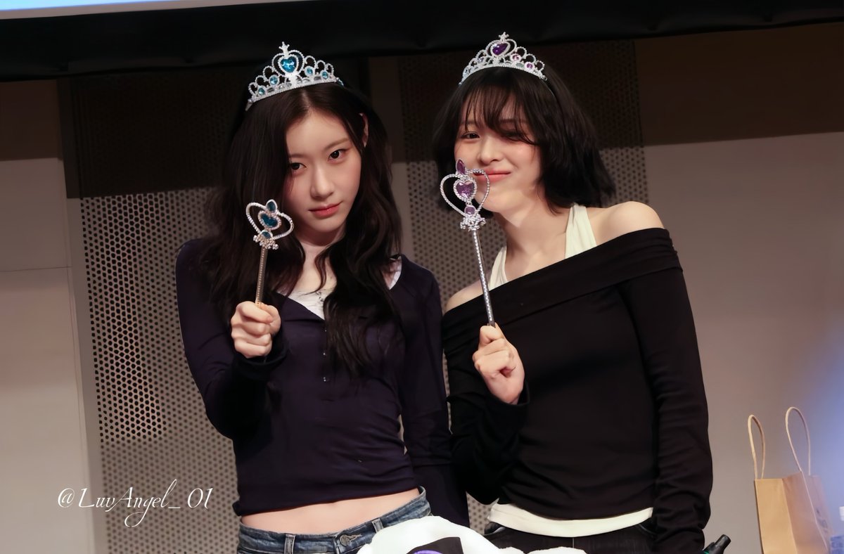 LvuAngel's tweet photo. ITZY 260613 ms🇯🇵

내 공주님들 고마워ㅠㅠ

#ITZY #RYUJIN #CHAERYONG #있지 #류진 #채령
@ITZYofficial https://t.co/rCVVuXgPG2