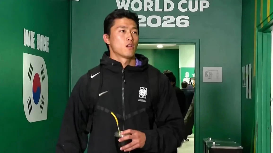 choguesungfc's tweet photo. Korean media wrote an article about Guesung's viral mate tea moment😂
"The handsome Korean striker doing this?"
Cho Gue-sung becomes a huge topic despite playing 0 minutes vs Czech Republic
"What's the connection?" Argentina pays attention
Read more⬇️

#조규성 #choguesung https://t.co/G6XPz1sFCb