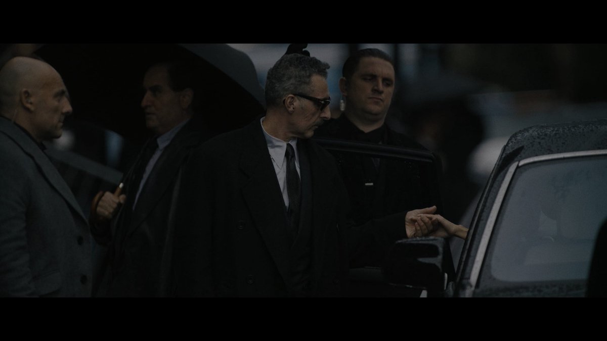 Thebrownboot's tweet photo. @jyelxhall @Danimalish Keoghan’s role was kept secret because of how minuscule it was, they didn’t want that to be known before the film released.

Kravitz as Selina on set wasn’t a fake out for photographers. you can see it’s her hand here when they show her getting out of the car. https://t.co/LL5M3Kg25C