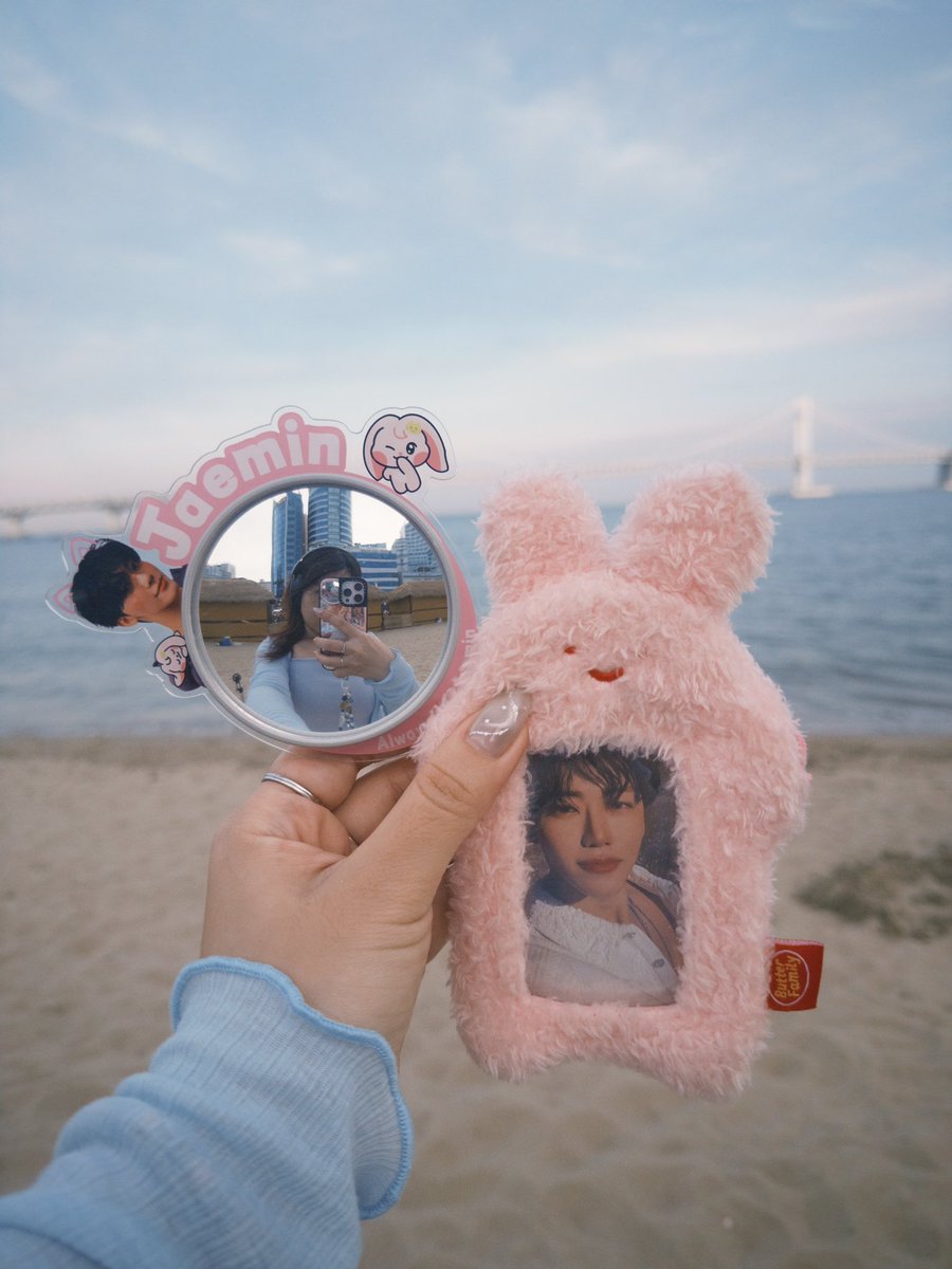 Dear7DREAMs's tweet photo. 𝐉𝐚𝐞𝐦𝐢𝐧 𝐅𝐚𝐧𝐬𝐮𝐩𝐩𝐨𝐫𝐭 𝐆𝐢𝐯𝐞𝐚𝐰𝐚𝐲 🐰💖
𝘒𝘬𝘺𝘶𝘱𝘪𝘯𝘨 𝘊𝘰𝘯𝘷𝘦𝘹 𝘚𝘦𝘭𝘧𝘪𝘦 𝘔𝘪𝘳𝘳𝘰𝘳.

📅 14 Jun 2026
📍 Jamsil Indoor Stadium 
⌚️ 1PM

✨ limited quantities

#NCTJNJM #DUALITY #NCTJNJM_DUALITY 
#NCTJNJM_FANMEETING_TOUR https://t.co/N4QWWENUqQ