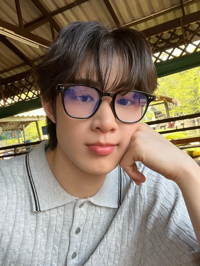 thatsjustacat's tweet photo. คนงอน                                คนง้อ https://t.co/Ri6Md0qumD