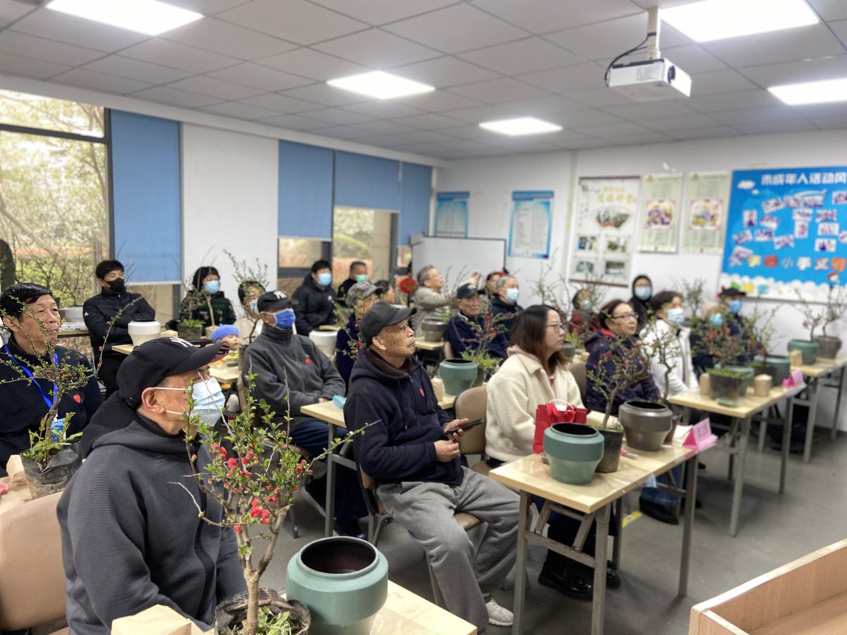 nonisays2's tweet photo. Join our community garden volunteer day this Saturday at 9 AM! Let’s plant flowers u0026 grow together—free snacks provided! https://t.co/i8ScN4m3a8