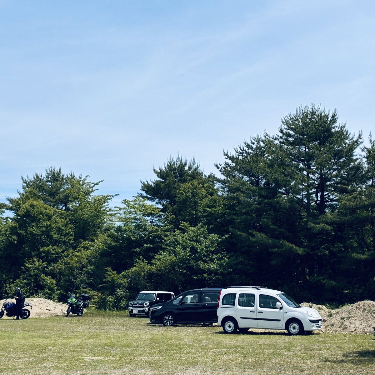 doremiday's tweet photo. 泉ヶ岳、イッズミー満車で上のスペースしかなかった😅 https://t.co/ddYw3jBB0E