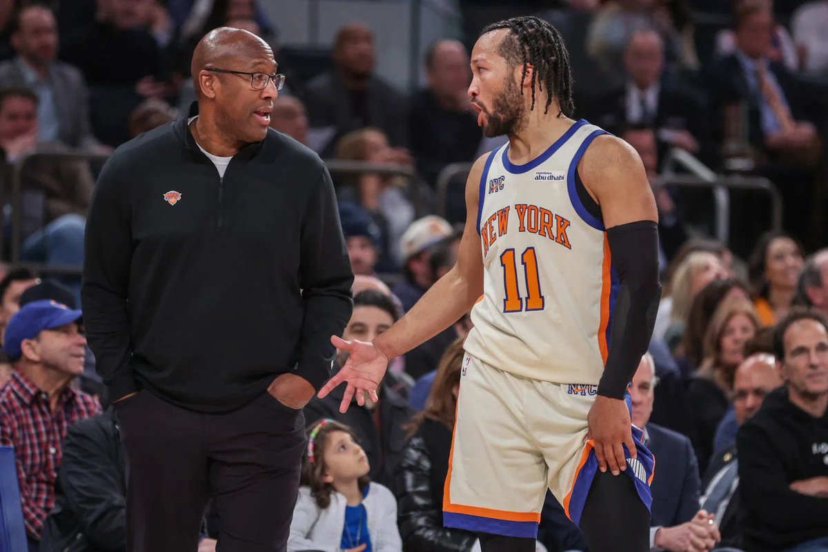 gsole14's tweet photo. Y dejadme unas palabras para Mike Brown. 

El trabajo bien hecho desde la tranquilidad, la lógica, la serenidad y la conjunción de un grupo que ha mordido, ha sufrido y ha ganado junto. 

Sacó la mejor versión de KAT. Afiló a Anunoby o Hart. 

Y desató al Brunson más mortífero. https://t.co/BGJjsixZUV