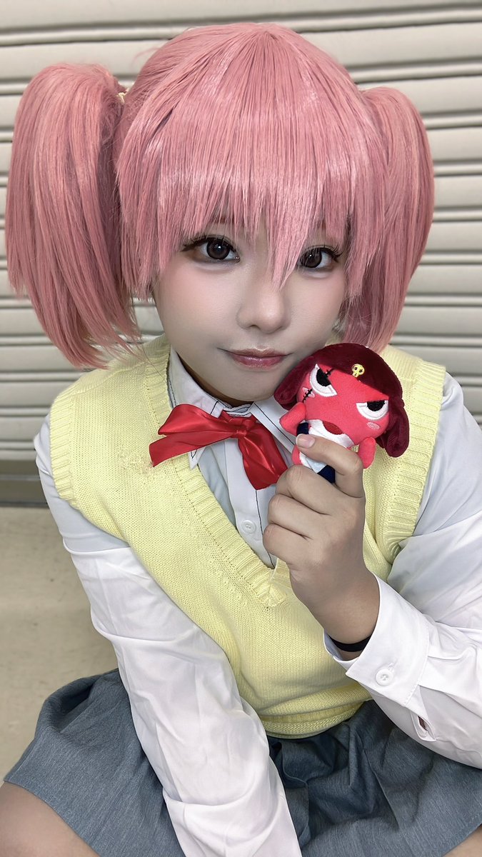 tomorinrin_7's tweet photo. ✿コスプレ
念願すぎるケロロ併せ🥹🥹🥹‼️
小雪ちゃんといます( ᴗ̀ ̫ᴗ́ )ギロロも♡ https://t.co/zQtfCYnvdH