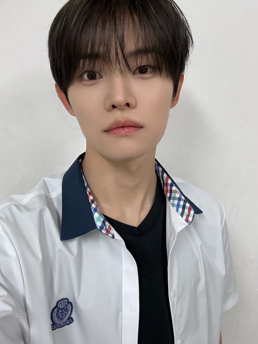 CYE_MEMBERS7's tweet photo. 학생인척해 봤습니다

#전민욱 #JEONMINWOOK
#CLOSEYOUREYES #클로즈유어아이즈 
#CYE #클유아 https://t.co/t8nyzD91d0