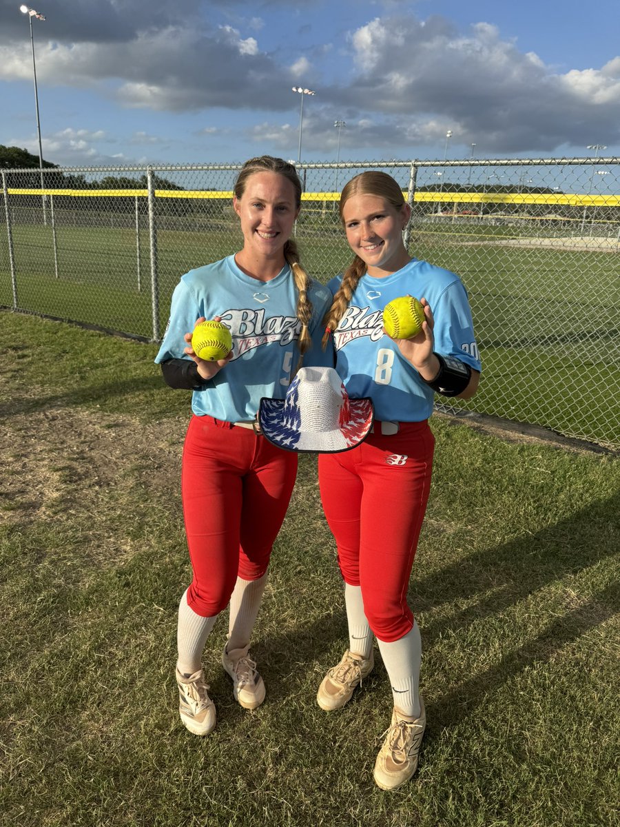 txblazeatxnat's tweet photo. 🚀2027 Chloe Clark @ChloeClark2027 &amp; 2028 Emery Ericson @EmeryEricson both launched absolute rockets today that left the park in a hurry!  Congrats ladies!!!🚀 https://t.co/JVr9JpGfSf