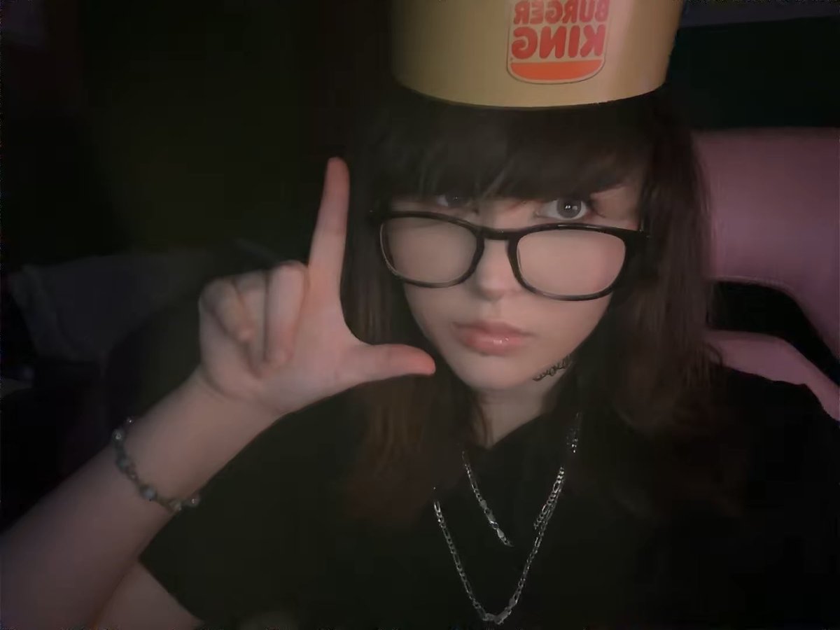 ୨nvrmoe୨ৎ tweet media