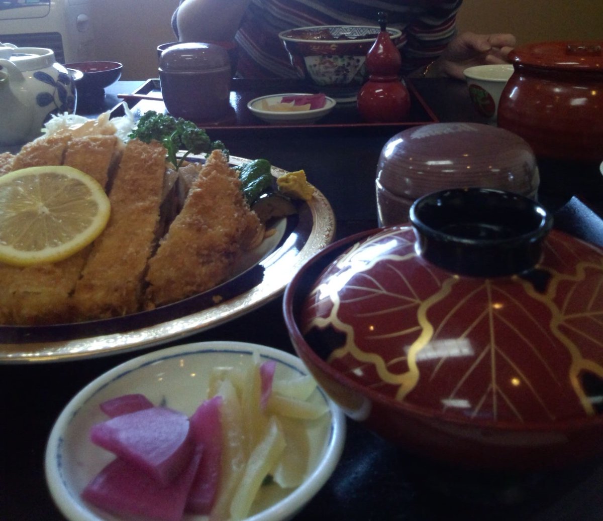 sumirenocafe's tweet photo. ランチ〜
とんかつ https://t.co/MPpL3VPwBR