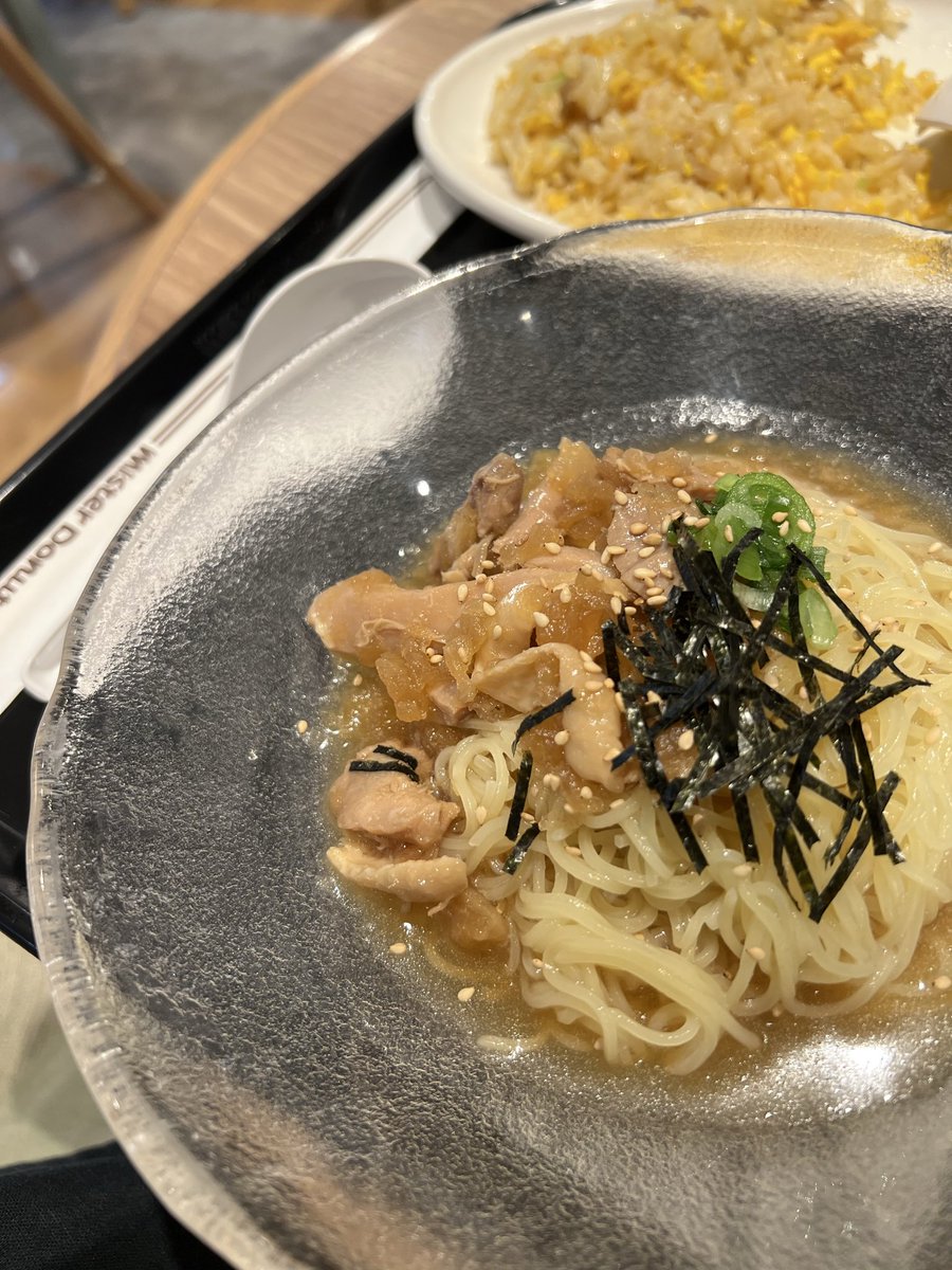 aiharuru's tweet photo. 次男とミスドランチ🍩
#次男　#ミスド　#ポンデリング　#シュガーレイズド　#麺と炒飯 https://t.co/hqZwevlJWC