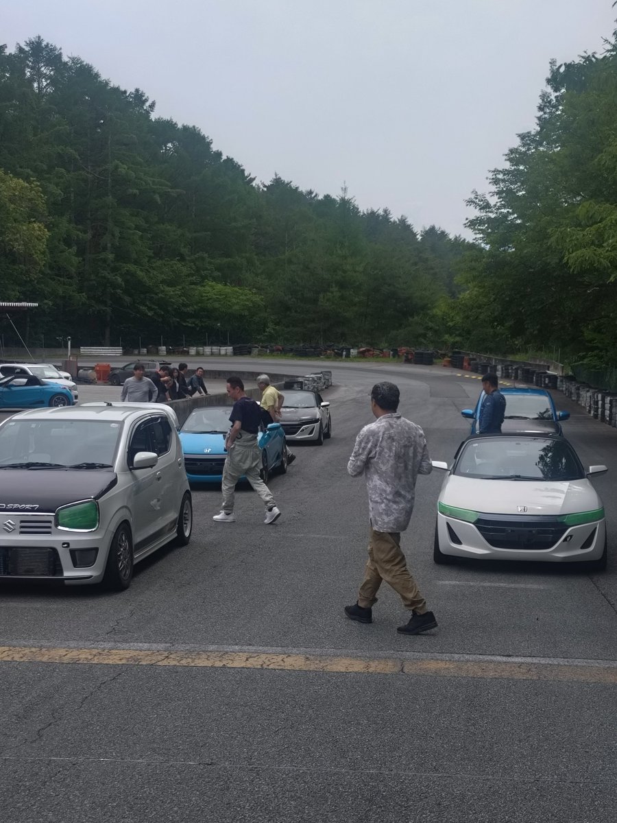 junstyle4's tweet photo. 山梨でこれからレースみたい😳 https://t.co/6EqwVjccNp