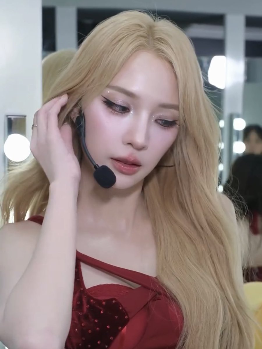 ryuboredyet's tweet photo. ไม่ไหวแล้ว ท่านสวยมาก 🧎🏻‍♀️‍➡️🧎🏻‍♀️‍➡️ https://t.co/ogGBkL7HcA