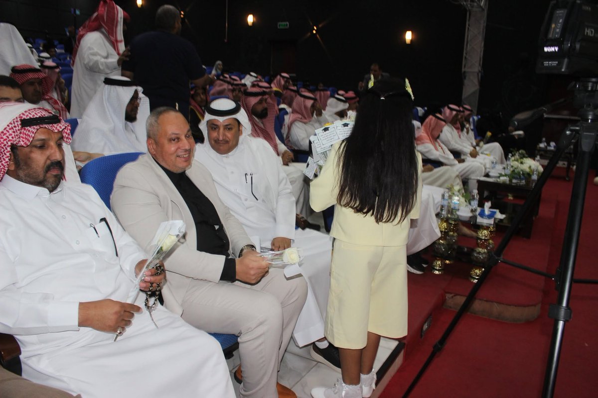 AlfahdTra's tweet photo. الالبوم الثاني ( 2 ) من صور
حفل تخرج الصف السادس الابتدائي بالمسار السعودي والمسار الدولي 
والصف الثالث المتوسط بالمسارين السعودي والدولي.
للعام الدراسي ١٤٤٧ هجرية / ٢٠٢٦ ميلادية.

لمشاهدة المزيد من ألبوم صور ( 2 ) .. يرجى الضغط على الرابط التالي :

https://t.co/h9uaIaH1cx https://t.co/QqdUwezBLs