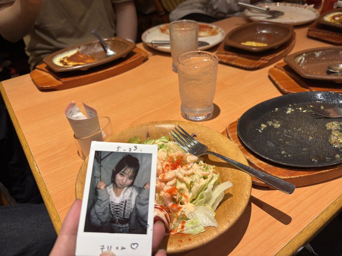 one_rako's tweet photo. みんなでライブ前の腹ごしらえ🎀
今日も楽しも‼️ https://t.co/NYy9vkQEJL