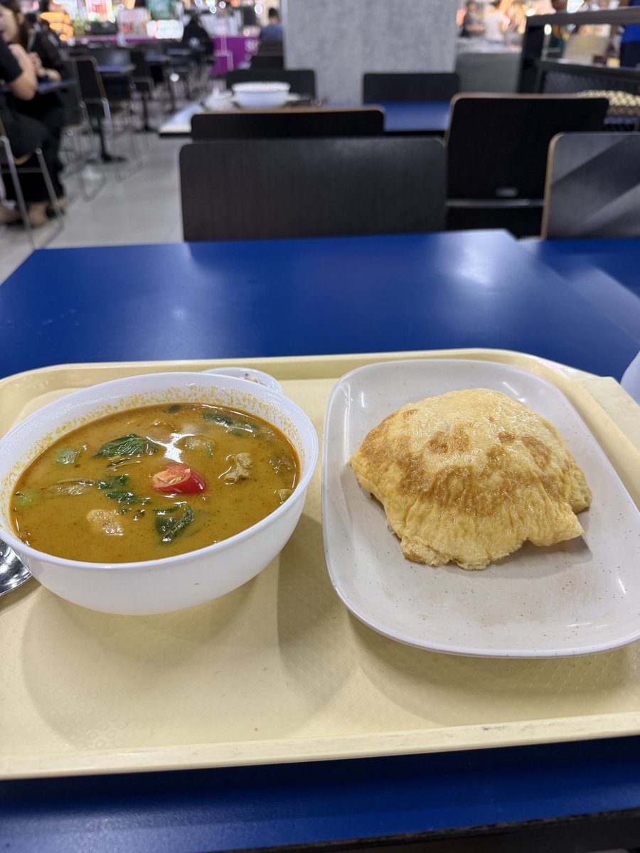 hsv9999's tweet photo. 偽物センターのカレーは美味しい😋 https://t.co/oNrVJtjcNq