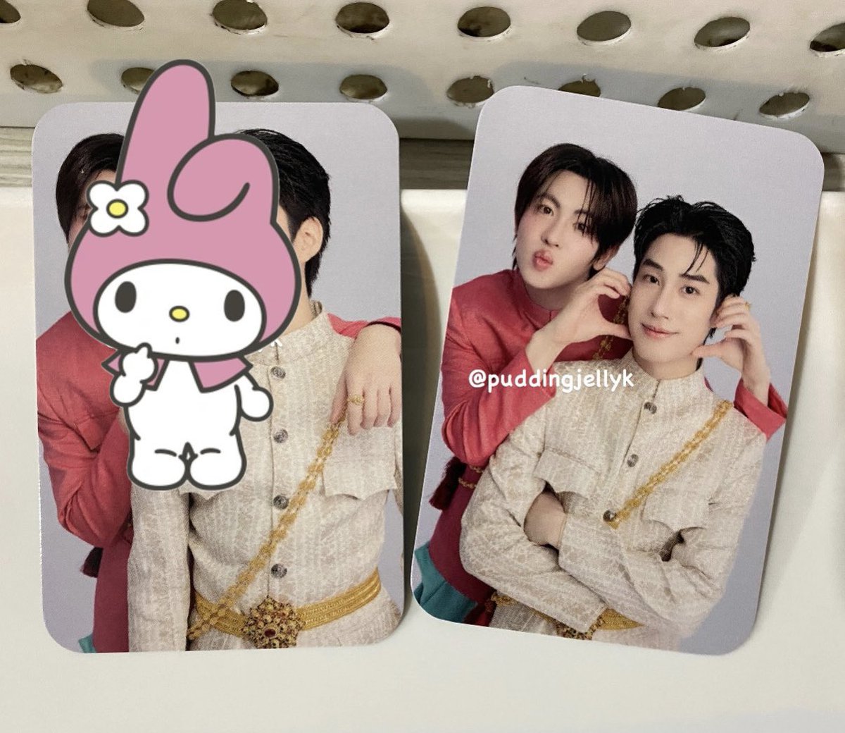 Puddingjellyk's tweet photo. wts / พร้อมส่ง 🫶🏻🍓
𐙚⋆°｡⋆♡ การ์ดคู่เติ้ลเฟิร์สวัน
♡ ใบละ 220 baht
♡ 📮shipping+35 .☘︎ ݁˖ 🛒
#KhemjiraTour4RegionsMerch
#เขมจิราทัวร์สี่ภาค 
#ตลาดนัดเก่งน้ำปิง 
#ตลาดนัดเติ้ลเฟิร์สวัน
#KengNamping #TleFirstone
#ตลาดนัดเก่งน้ำปิง https://t.co/6kbk0osddv
