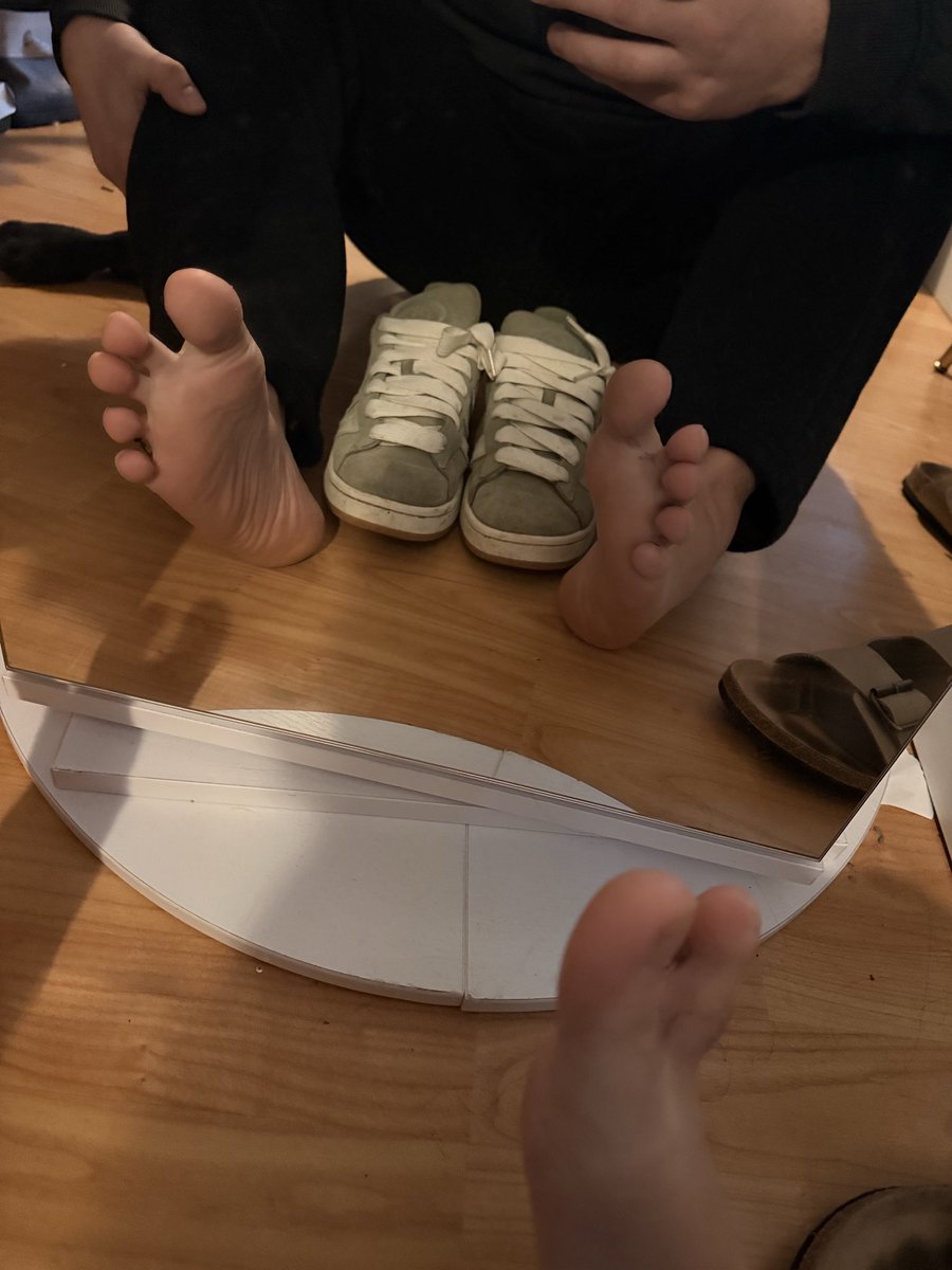 MrMasterAdam's tweet photo. @piesmasculinosf If you insist 😏 https://t.co/5qwlDprV8j