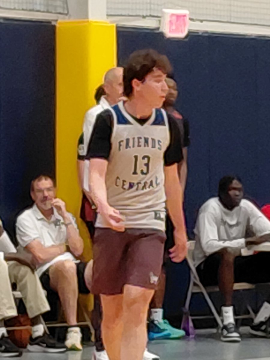chickg3's tweet photo. Saturday afternoon Eye-Catchers @MidAtlanticISTC from Friends Central in their loss to Hun School- 6'3" '27 Carter Bass #13 and 6'7" '27 Oben Mokoncho #20. https://t.co/A0BgoKFw3U