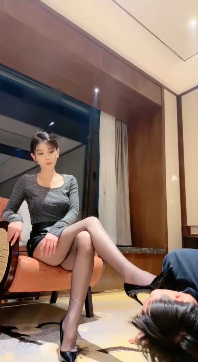 ChineseSmQueen's tweet photo. #开发 #素人 #第一视角 #调教 #恋足 #舔脚 #足控 #羞辱 #女神 #黑丝 #足控 #简一 #套路直播 #玩物社交

推荐一个SM女权视频网站
https://t.co/oA6qOw9PkZ https://t.co/OIPfAr93HC