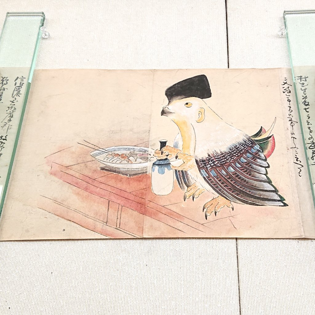 typ1's tweet photo. 悪病が流行するが私の姿を絵に描けば大丈夫、と言う予言獣「異鳥図」は今回新出。
「筑前化物絵巻」もよき。「酒盗鳥」は留守宅で戸棚から勝手に酒を引っ張り出す。写真のみの展示だと、目からビームを放つ宇宙怪獣とか、串に刺して塩を振って焼くとスルメ味がする小さいやつとか。
とても面白かった！ https://t.co/YL3VsZttPV