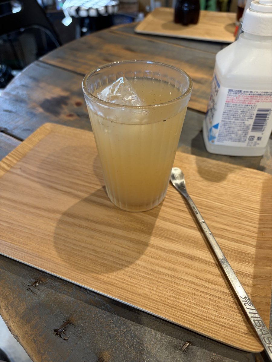chakky384's tweet photo. オジサン二人でカフェのはしごライド。話題は勿論、富士ヒルの振り返り。

荒川BASEでクラフトコーラ→カフェ止まり木でモーニングをいただく。のんびりで良き。 https://t.co/osA8HhxcXa