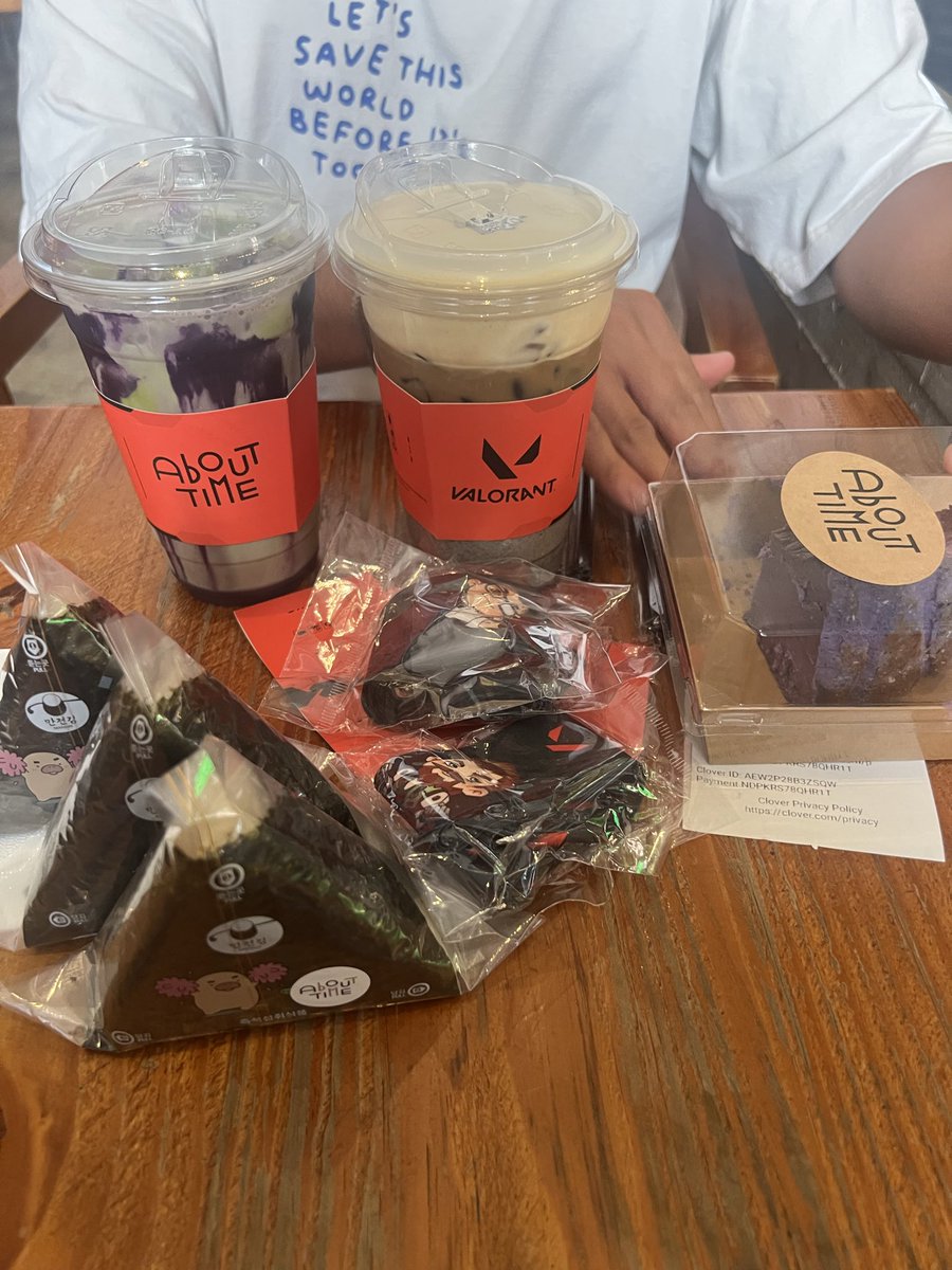 niicoleyoon's tweet photo. Easily spent two hours admiring the art work, playing games, and eating/sipping 🥰
Thank you to everyone who worked to make this cool event happen! 

📍 About Time X @VALORANT https://t.co/uSmI5CdcD1