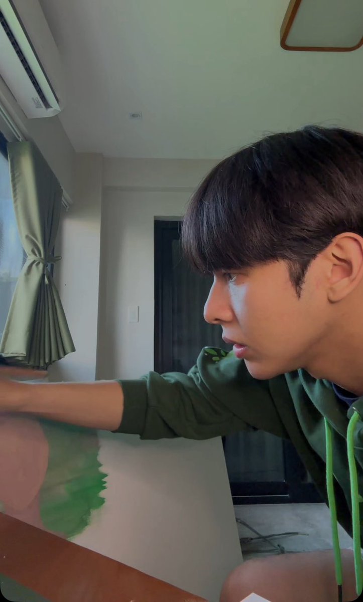 esbi19wrld's tweet photo. his side profile + bare face 😩😩 https://t.co/x2E2gcgxy3