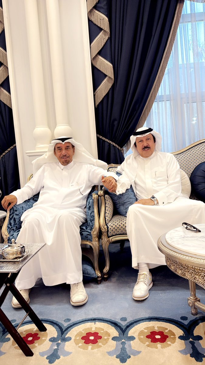 mms_1700's tweet photo. في زيارة انيقة لاخونا وغالينا ابو خالد  عبدالمحسن الحكير في منزلة العامر  وربي يحفظ هالصداقة الممتدة من الاباء   والابناء  🇸🇦🇸🇦🇸🇦🇸🇦 https://t.co/4lfhlhD5Dk