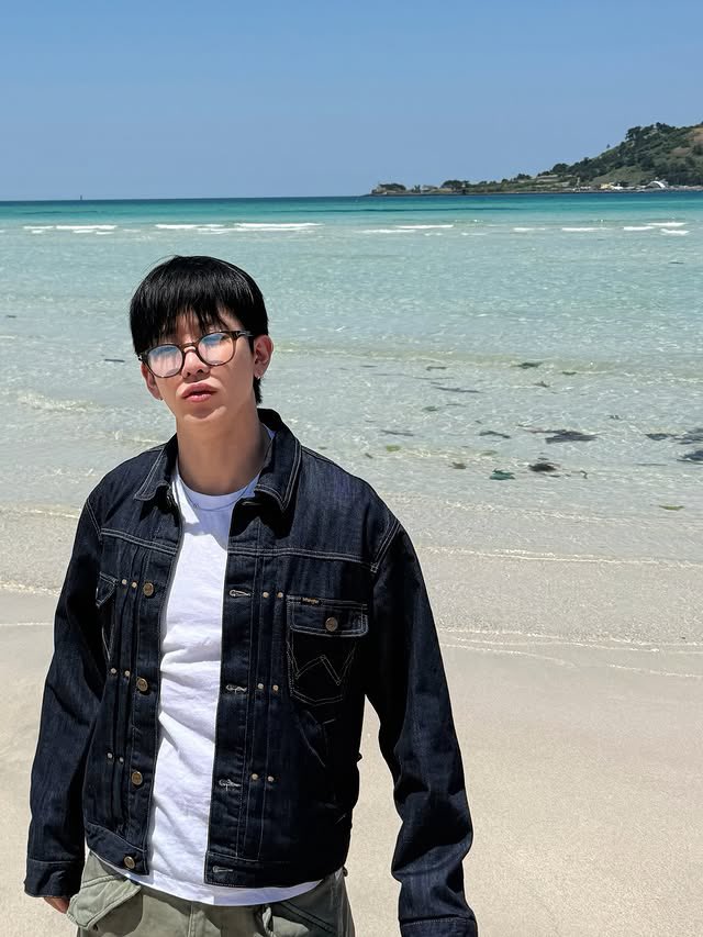 summermaltese's tweet photo. 140626 Byungjoo Instagram - 2/5 

🎵: Petals in motion by sueyalike

(cont. in thread) https://t.co/BtX4ffSQxV