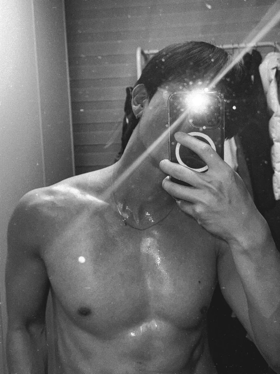 bbangsky's tweet photo. WHO ELSE DIED? 🙋‍♀️ https://t.co/IVesXp9fSY