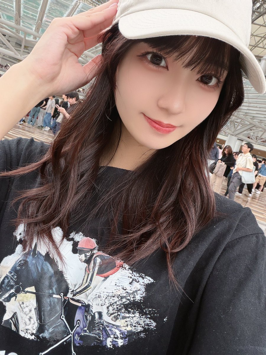 min_keiba's tweet photo. 宝塚記念めっちゃいいレースすぎた😭

着く時間的に
レースをちょっと見れたらいい方だなと思ってたけど
まさかのパドックの最後の周回だけ見れて
感動まるです😭♡ https://t.co/AIELj95A6a