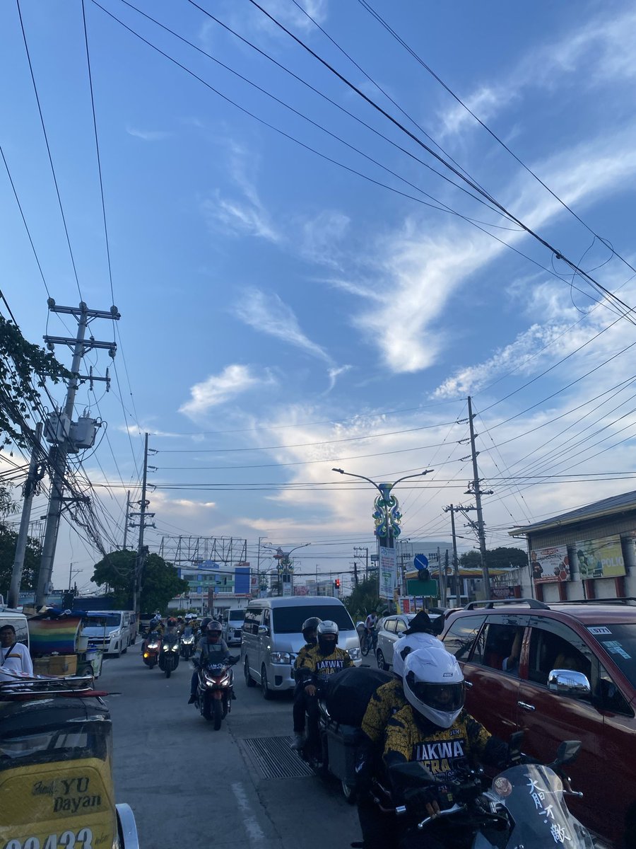 dela50538's tweet photo. Nakauwi dn ng maliwanag p https://t.co/ZJgiYsEzfE