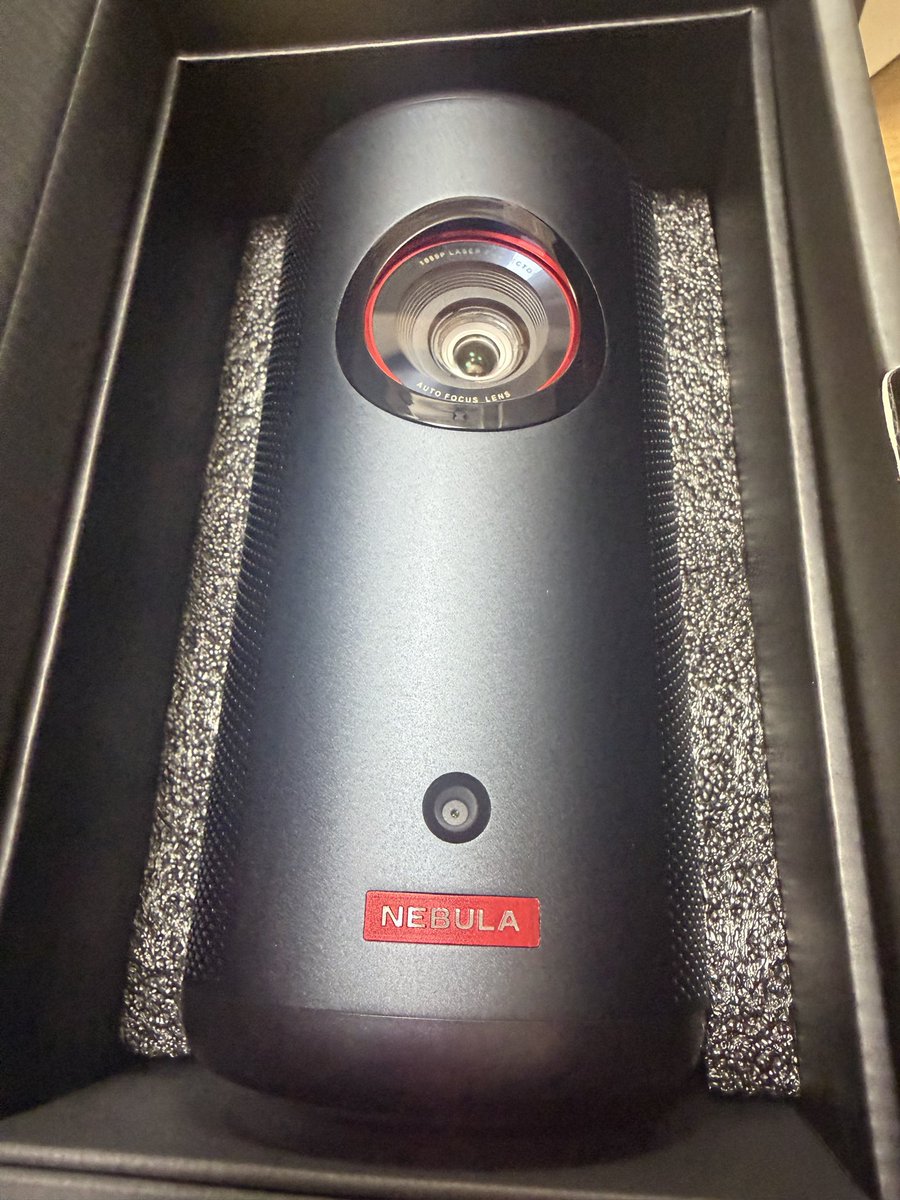 oku014's tweet photo. プロジェクターを買ってしまった。。。 https://t.co/IzvHtHRgjn