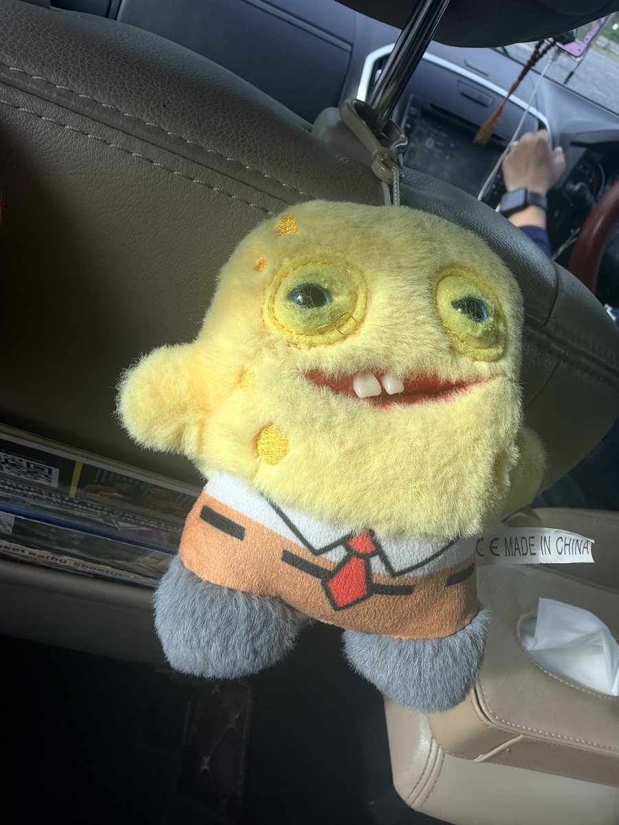 0xmadeleineee's tweet photo. Most cursed SpongeBob toy https://t.co/a07l3hHq46