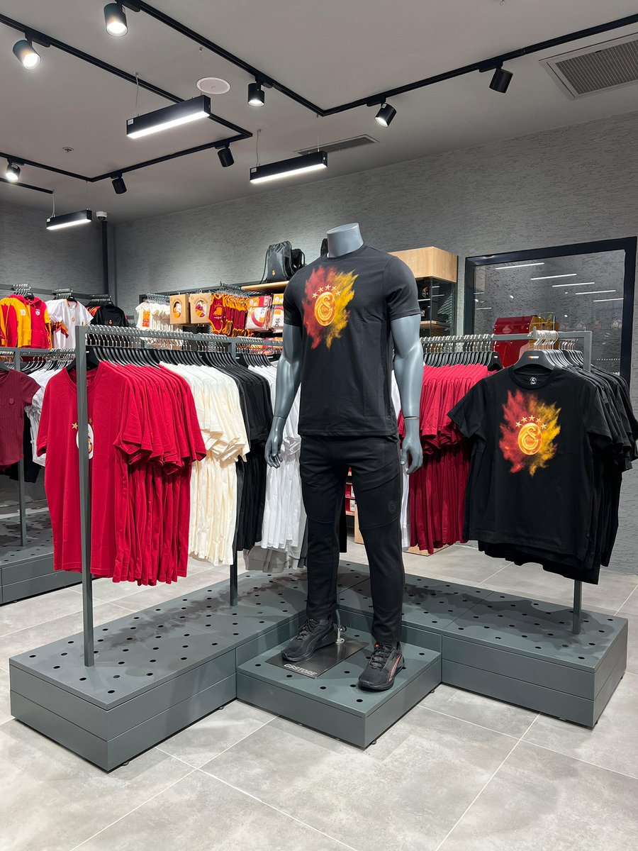 GSStore's tweet photo. Hafta sonu planına sarı kırmızı bir durak ekle. ☀️💛❤️

Bursa Anatolium AVM’de yenilenen GSStore mağazamız seni bekliyor. 🙌🚀

📍Bursa Anatolium AVM 1. Kat / Bursa https://t.co/hE2zVkfPWa
