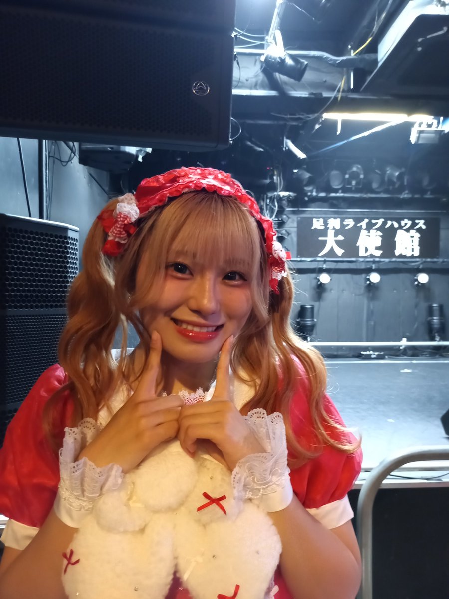 isbsizmt's tweet photo. 今日は足利大使館で雷都少女のRAMUの卒業公演！やくひと月前に発表があってあっという間の卒業公演だった！これからRAMUが夢に向かってガンバるのを期待してます！またまなかが一人になっちゃうけど雷都は変わらず応援して行きます！
#雷都少女RAMU卒業公演
#RAMU
#町田愛花 https://t.co/KmxUIiLBC9
