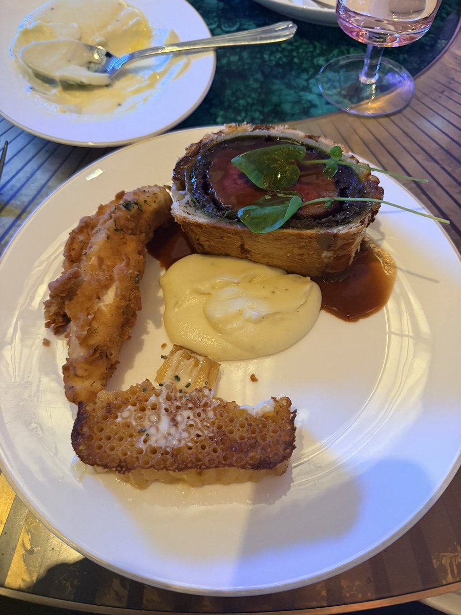 03At00's tweet photo. “I used to hide my pain in Delilah behind the bar 'til my brothers carried me out. And if money's all I need in my grave, then bury me now.”

What a meal. Take a look at this, Nagisa 👀 https://t.co/0LAWWZwxdG
