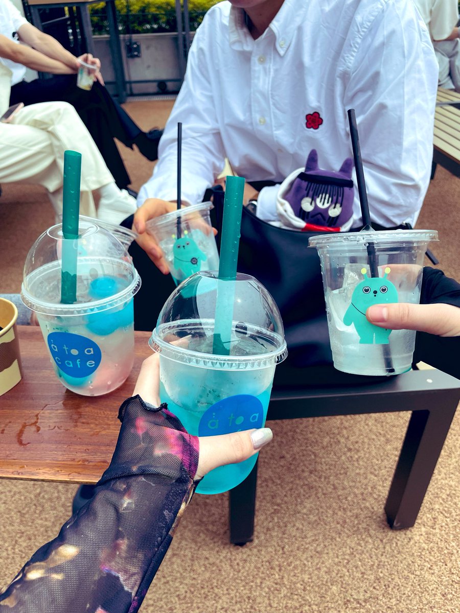 tugarabe's tweet photo. 待ち受けし者に、乾杯───── https://t.co/paxoehUgQL