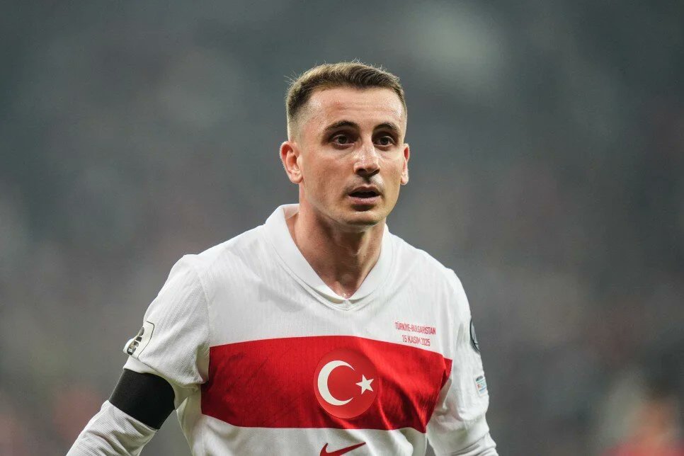 Grande_1905's tweet photo. Kötü oynadıkları için haklı olarak Barış Alper Yılmaz ve Orkun Kökçü oyundan alınabiliyor ama ne hikmetse maçın en kötü adamı olan Kerem Aktürkoğlu oyundan alınamıyor. Bu herifin bu torpili nerden geliyor? https://t.co/1xEBHtazYi
