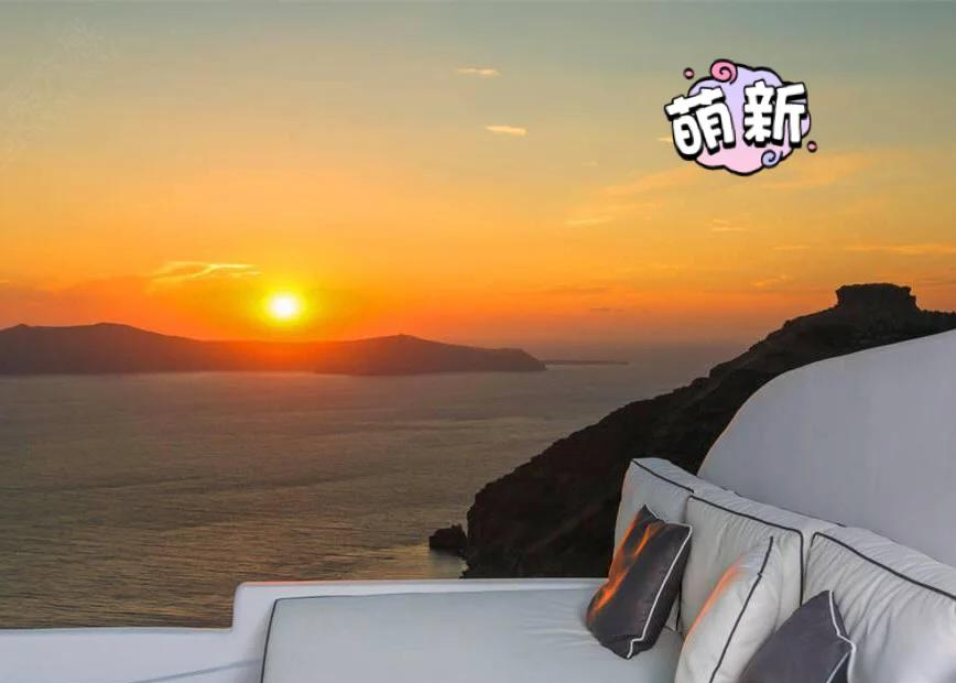 Putry61292430's tweet photo. Chased golden sunset over Santorini’s whitewashed cliffs—every sea breeze and tiny taverna bite felt like a little piece of heaven https://t.co/HsqkkXxGIt