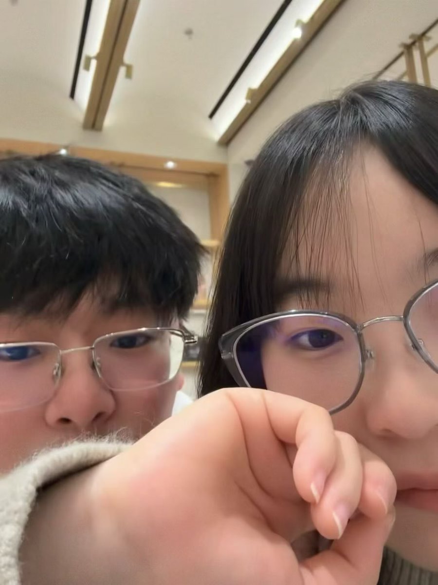 Luvsommm's tweet photo. 爱吃小烧烤 https://t.co/52FYWKElzI