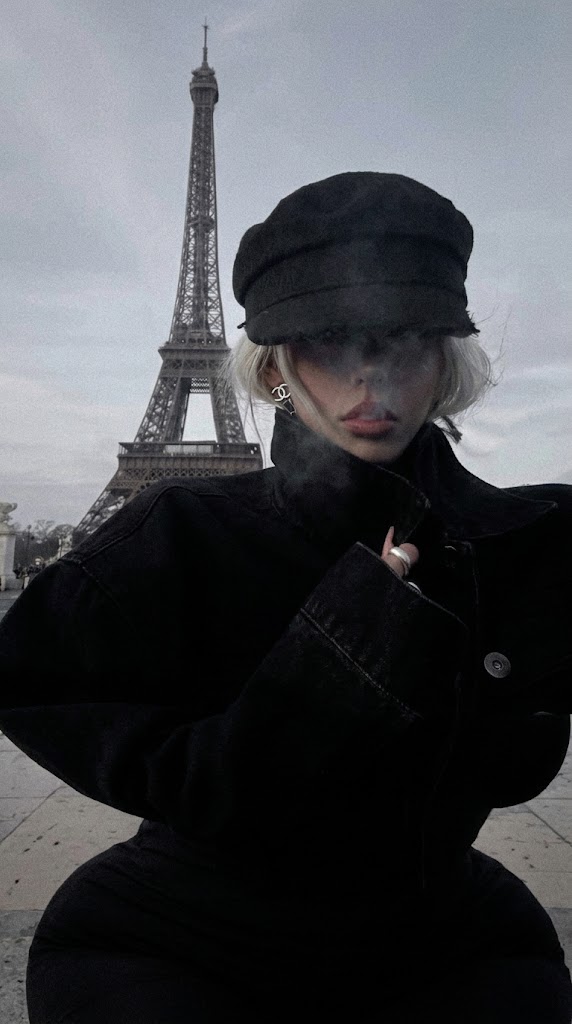 sable_archives's tweet photo. paris smoke break… jacket open, tits out, eiffel tower watching

#Thick #PlatinumBlonde #Paris #EiffelTower #NSFW #Curvy #SmokingHot #Hourglass https://t.co/KQe8O73Ty7