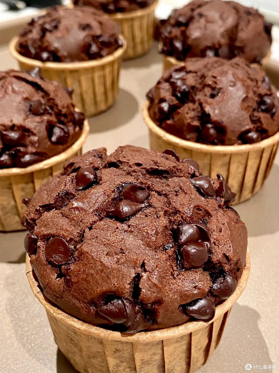 RandyRosssi's tweet photo. Got flour, butter u0026 a little patience Baked my first crumbly chocolate muffin this morning—warm, sweet, and totally worth the flour on my nose  #BakeHappy #HomeBakingVibes https://t.co/E0gS02vzOg