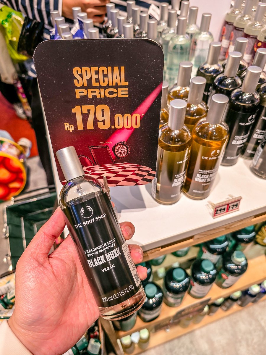 syiipaa's tweet photo. Kalau kamu mager ke PRJ atau nggak kuat desak-desakan, tenang… 👀

Coba cek toko orennya deh 🔗https://t.co/st3t4u25Yq , surprisingly beberapa produk juga lagi ada promo 🤍

Bisa cek-cek dulu aja, siapa tau dapet harga mirip 😌

No rush, no antri… tapi tetap bisa checkout 🛍️ https://t.co/81cxsEbGsK