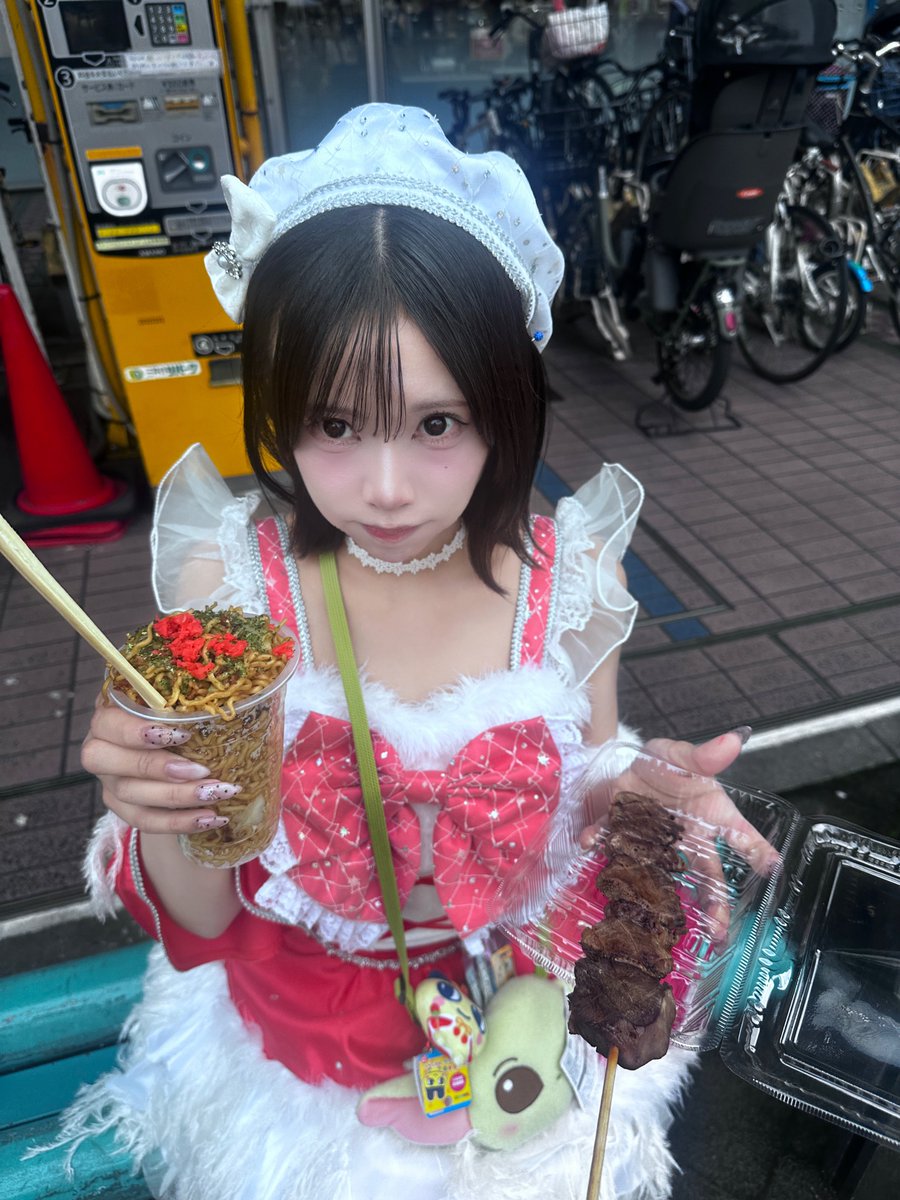 mirei__BC's tweet photo. 川口野外フードフェスありがとうございました💞

野外たのしい！たくさんの人が会いにきてくれて嬉しかったよ💖早い時間だったのにありがとう！

暑いから水分こまめにとってね！！ https://t.co/gyVcRJvqoQ