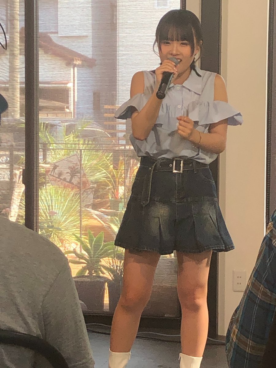 satoshi529's tweet photo. 杏心（あみ）ちゃんの存在を初めて知った2024年6月16日（日）
名古屋でのJOY! ICHICAFE LIVEvol.19
イベントのときに杏心ちゃんが歌ってるときの写真が残ってましたので投稿します。
（このときは動画は撮っていませんでした）

↓　杏心（あみ）ちゃん

#杏心 ←旧名義 https://t.co/0yPUIpwujI